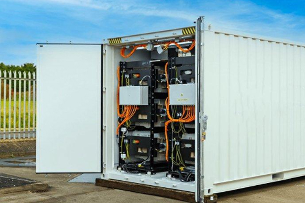 Why Choose Lithium Iron Phosphate Batteries for Commercial and Industrial Energy Storage Systems